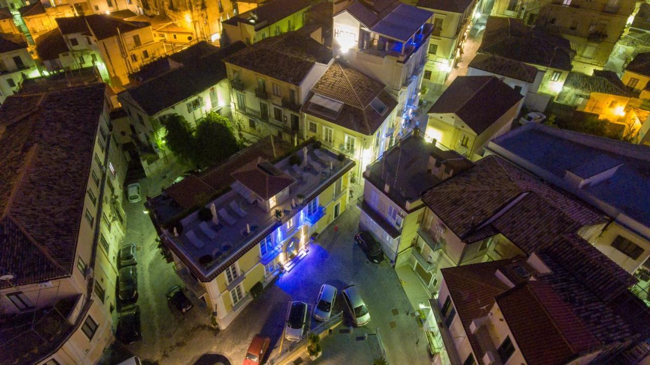 Piccolo Grand Hotel Pizzo  Exteriör bild